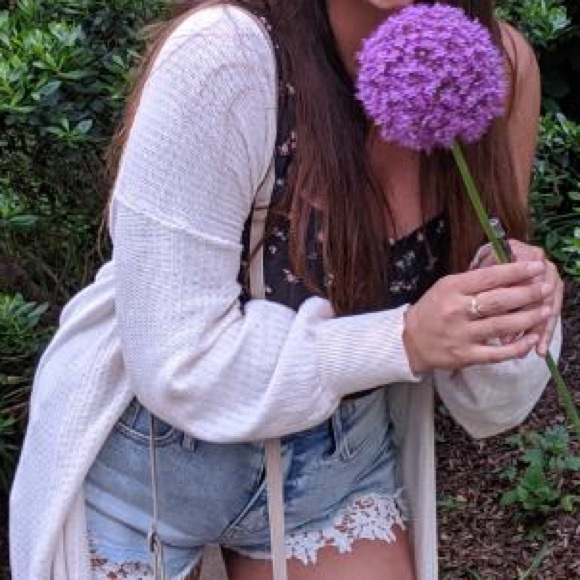 Meet your Posher, Sara - Picture 2 of 3